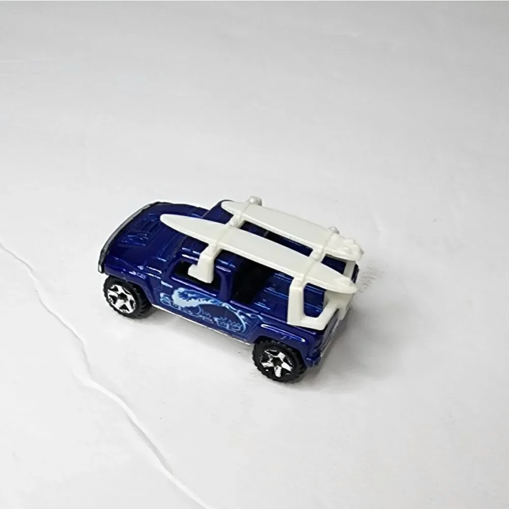 Hot Wheels die cast  Hummer H3T Concept  Surf’s Up 2004 collectable